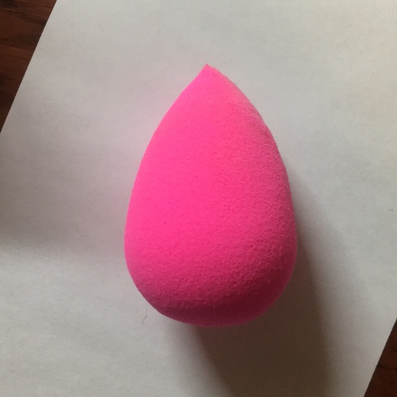 Beautyblender Other - 💚 Real Beauty Blender (Used)